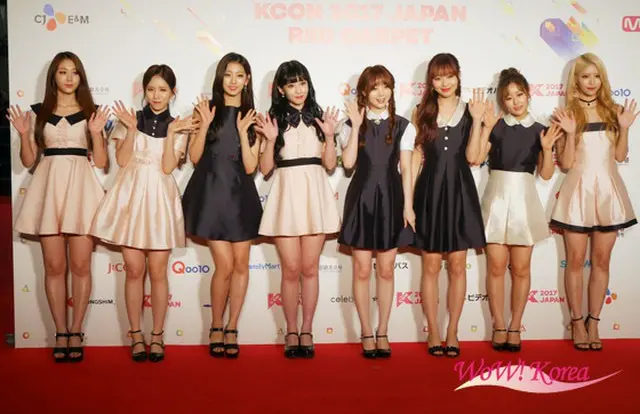 「LOVELYZ」