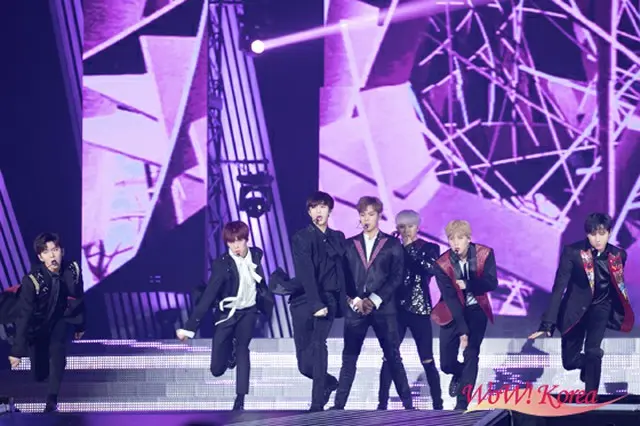 「MONSTA X」