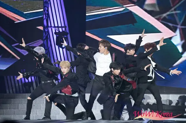 「MONSTA X」