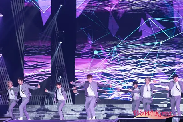 「SF9」