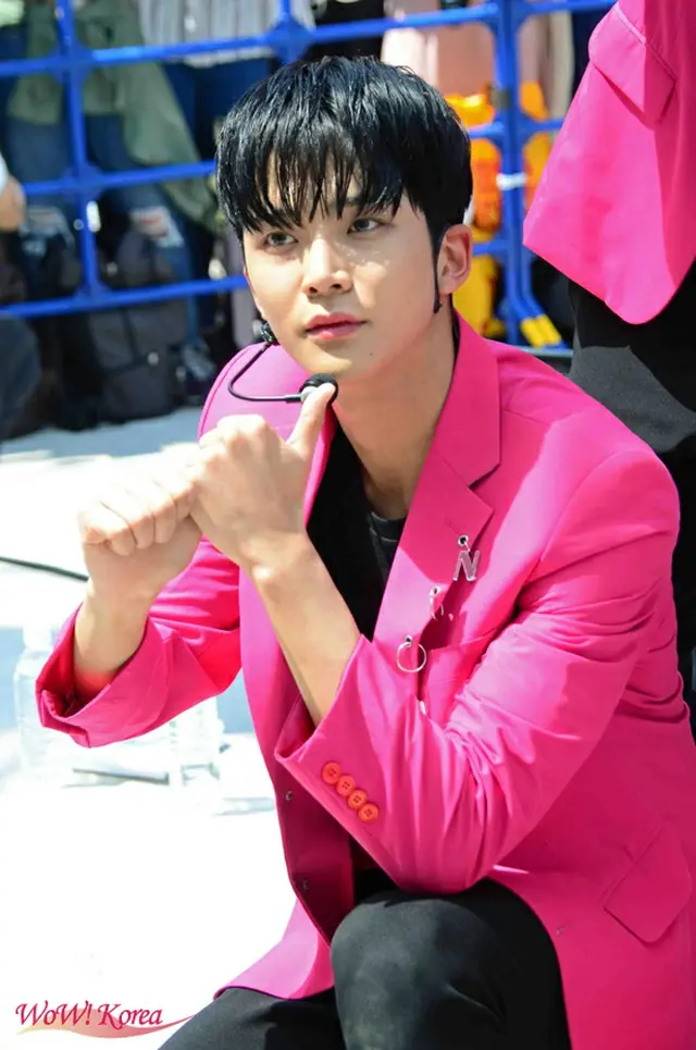 「SF9」ロウン