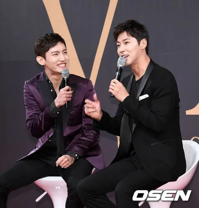 「TVXQ! ASIA PRESS TOUR」記者会見を開催した「東方神起」