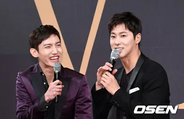 「TVXQ! ASIA PRESS TOUR」記者会見を開催した「東方神起」