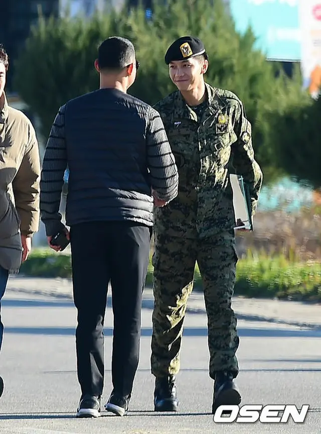 除隊した俳優イ・スンギ