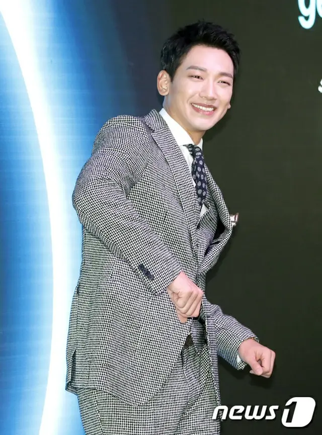 ミニアルバム「MY LIFE 愛」の記者懇談会を開催したRain(ピ)