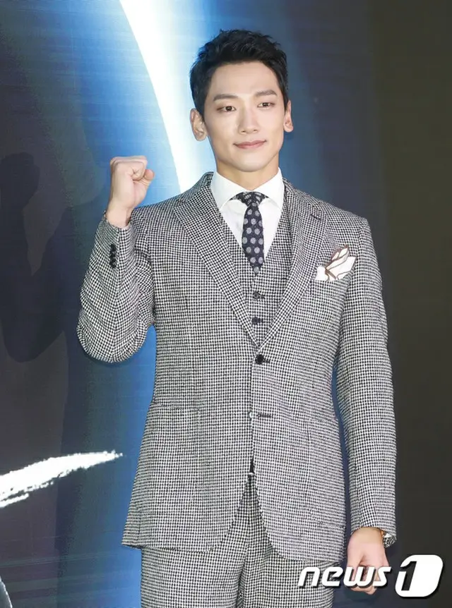 ミニアルバム「MY LIFE 愛」の記者懇談会を開催したRain(ピ)