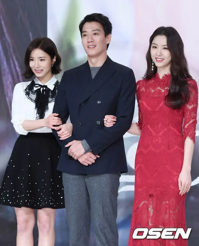 KBS水木ドラマ「黒騎士（BLACK KNIGHT）」の制作発表会に出席したシン・セギョン、キム・レウォン、ソ・ジヘ