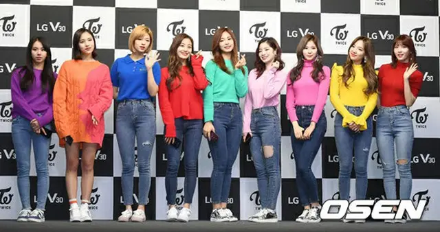 「TWICE」