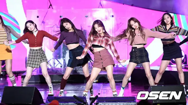 「TWICE」
