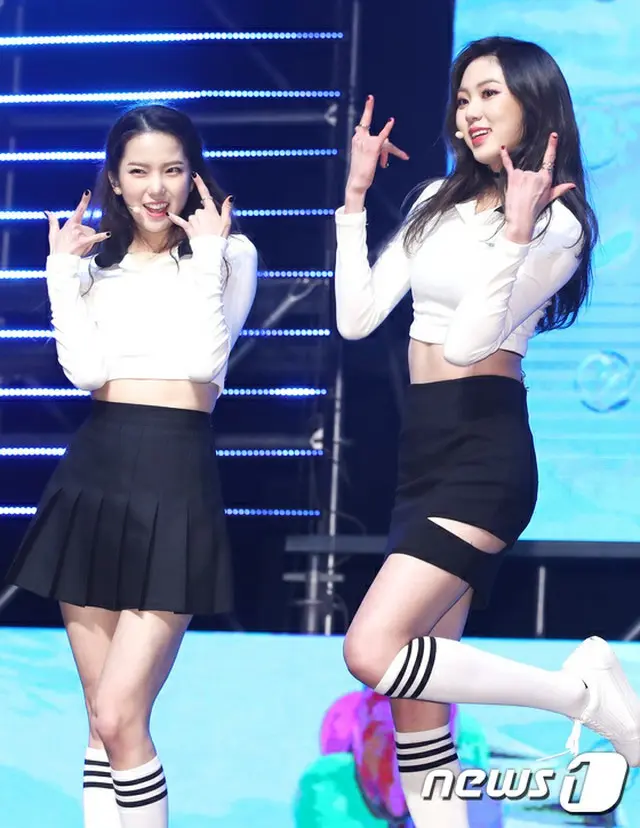 7thミニアルバム「BLACK DRESS」のショーケースを開催した「CLC」