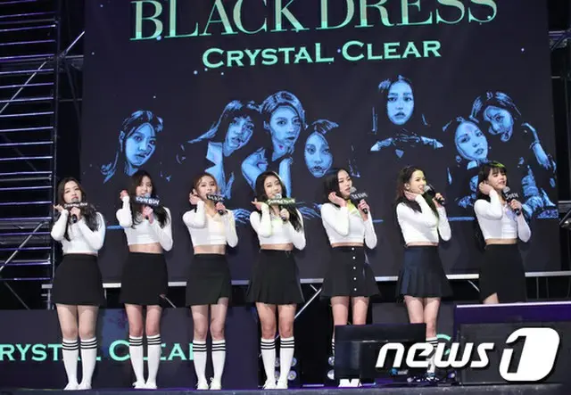 7thミニアルバム「BLACK DRESS」のショーケースを開催した「CLC」