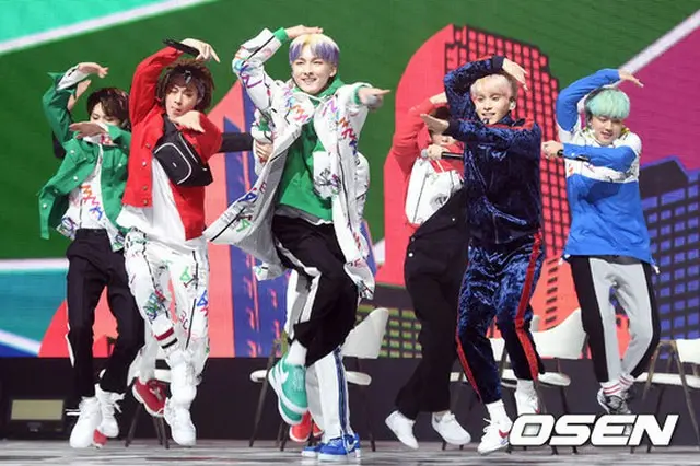 「SF9」