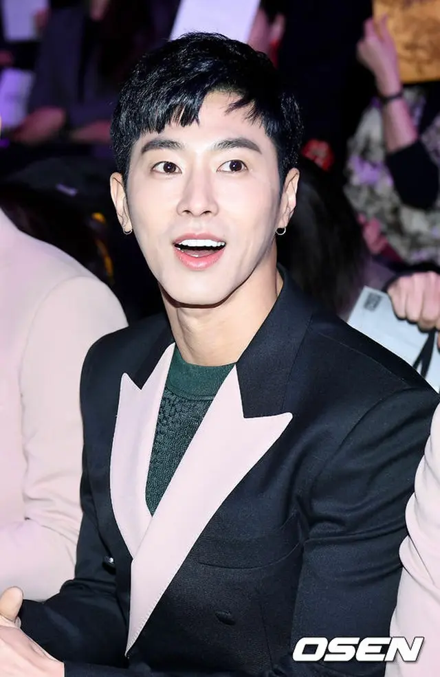 HERA Seoul Fashion Week CARUSOコレクションに出席した「東方神起」ユンホ