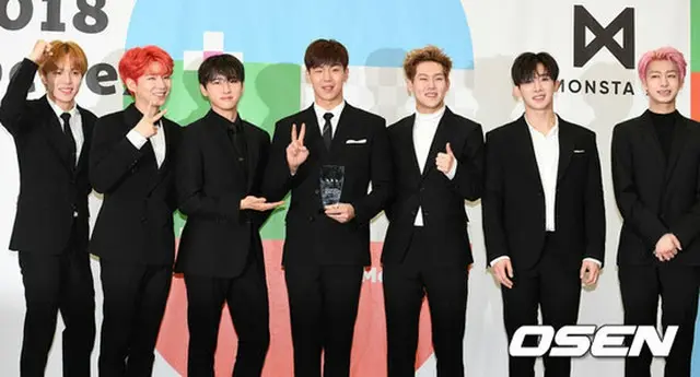 MONSTA X