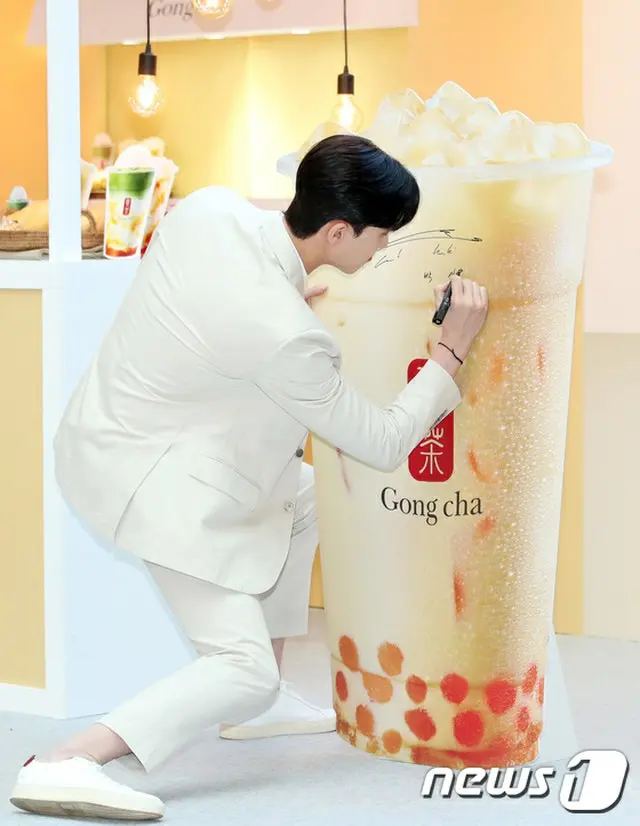 グローバルティーブランド「Gong cha」のイベントに出席したパク・ソジュン