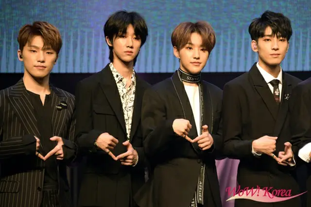 「SEVENTEEN」左からディノ、ディエイト、ホシ、ウォヌ