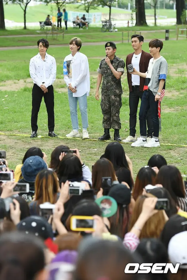 「SUPER JUNIOR」リョウク、除隊現場