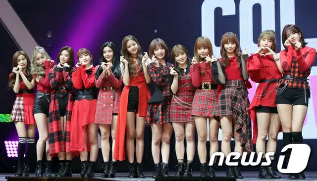 デビューショーケースを開いたガールズグループ「IZ*ONE」