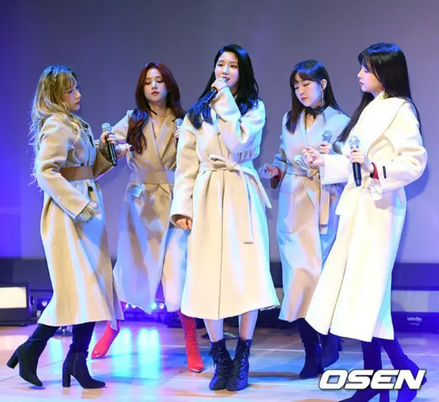 「LABOUM」