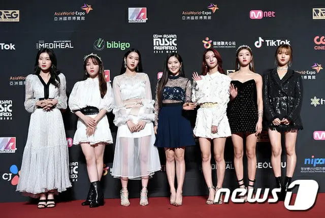 「OH MY GIRL」