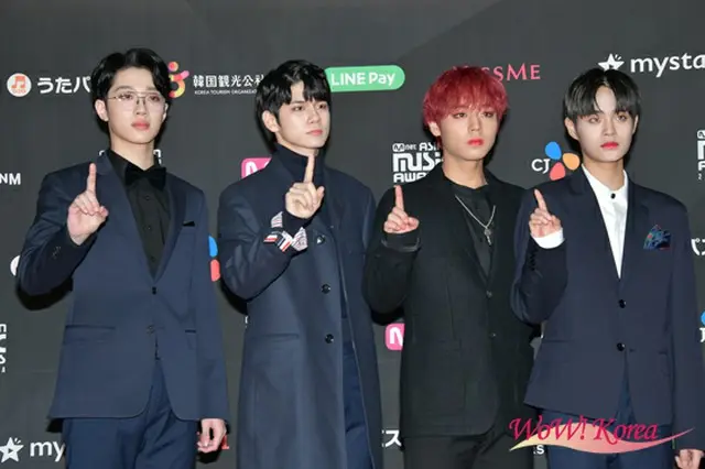 「Wanna One」左からイ・グァンリン、オン・ソンウ、パク・ジフン、イ・デフィ