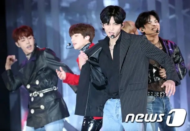 6thミニアルバム「NARCISSUS」のショーケースを開催した「SF9」
