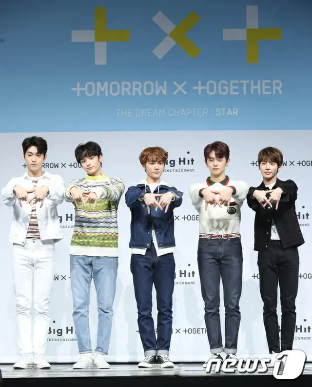 デビューアルバム「夢の章: STAR」のショーケースを開催した「TXT」