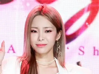 1stフルアルバム「She’s Fine」ショーケースを開催した歌手Heize
