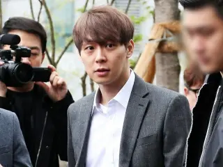 令状実質審査のため水原地方裁判所に到着したパク・ユチョン（JYJ）