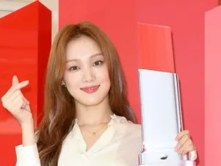 化粧品ブランドの新製品ローンチイベントに出席したイ・ソンギョン