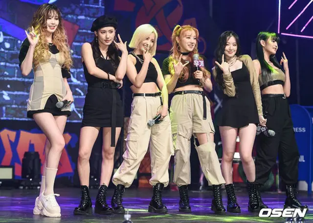 「(G)I-DLE」