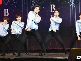 V HEARTBEAT LIVEに出演した「NU‘EST」