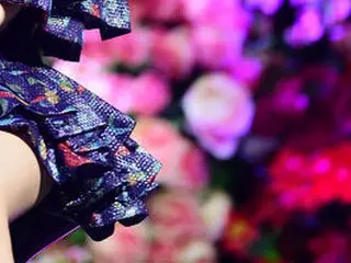 新曲「LALALAY」のプレスショーケースを開いた歌手ソンミ