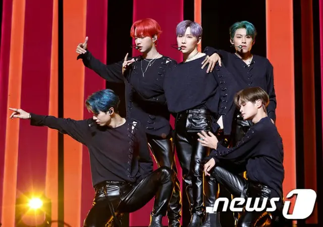 「AB6IX」