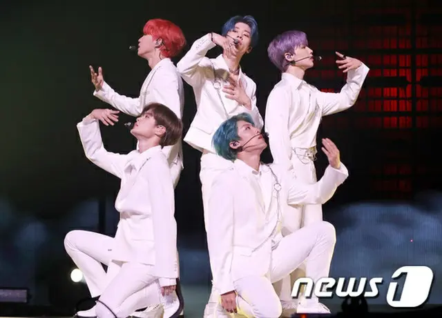 「AB6IX」