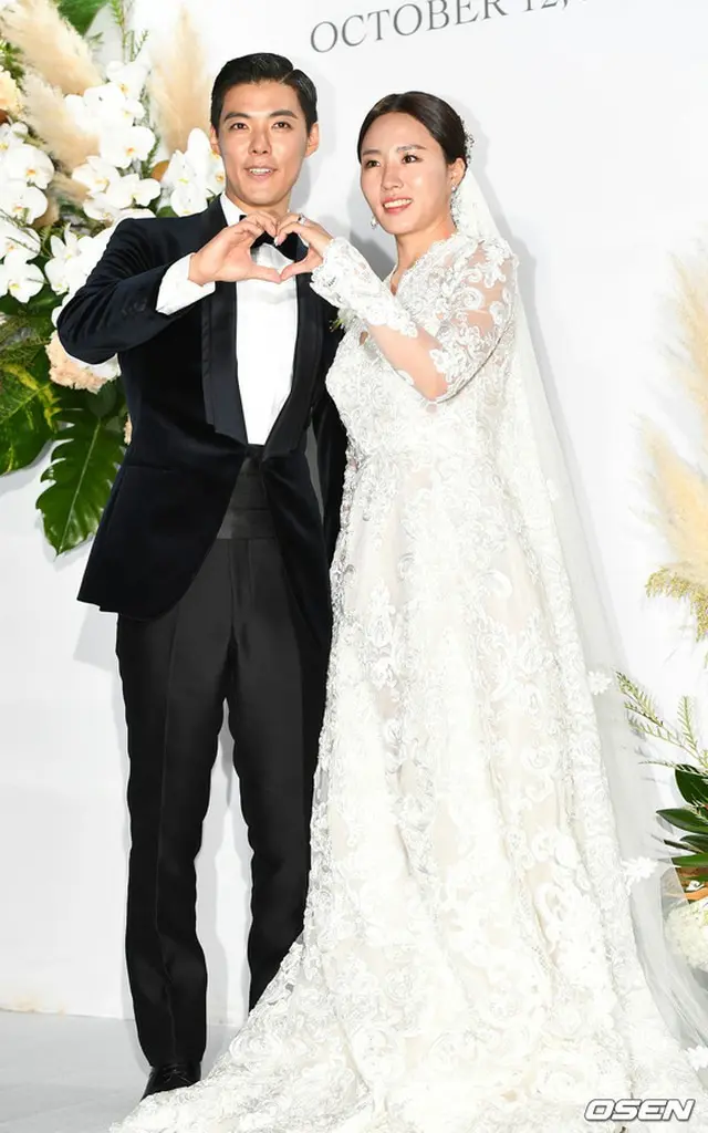 歌手KangNamと元スピードスケート選手イ・サンファの結婚式