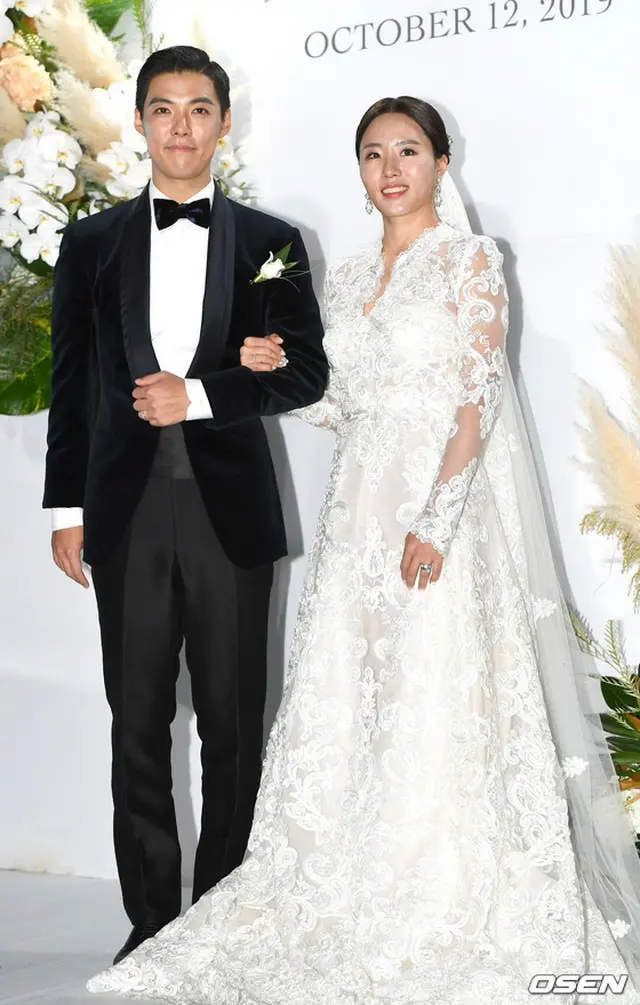 歌手KangNamと元スピードスケート選手イ・サンファの結婚式