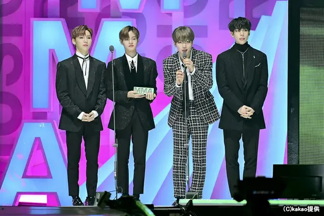 「AB6IX」