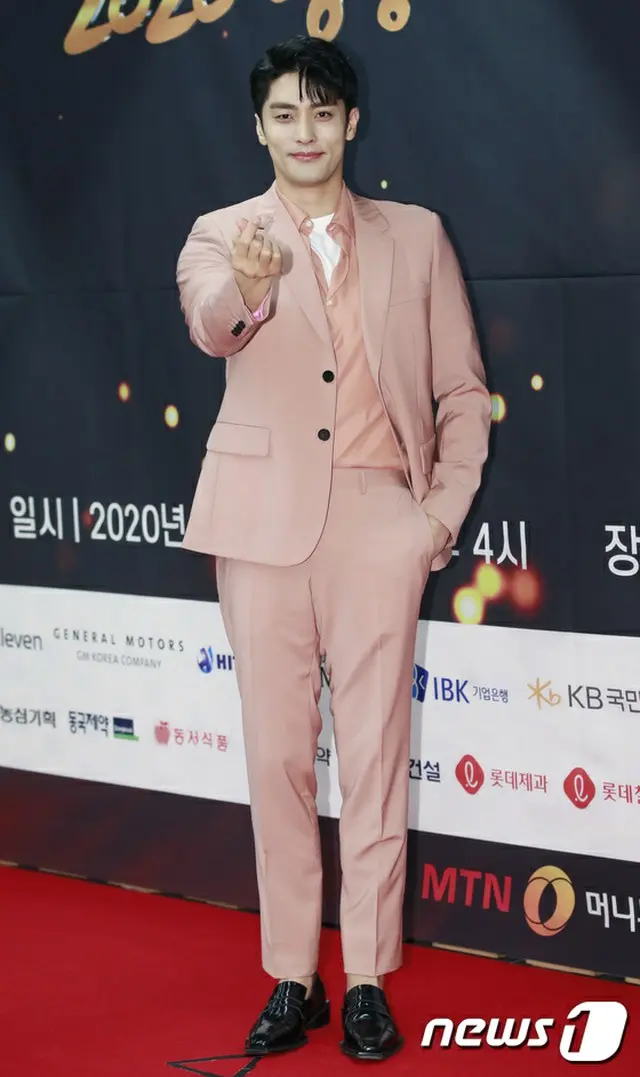 俳優ソンフン