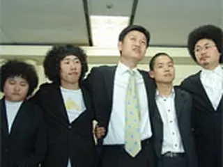 ＜笑いを求める人たち＞劇的和解　コメディアン涙