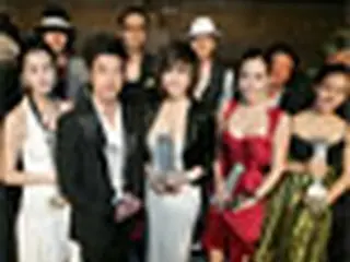百想ファッション　セクシールックと軍服の競演