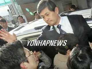 黄禹錫教授、国民への謝罪と辞任の意向を表明