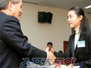 ムン・グニョン　ノ・ムヒョン大統領と晩餐
