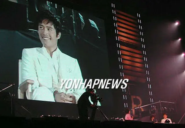 日本でも大人気のイ・ビョンホンは、3日には東京ドームでファンイベントを行った＝4日、東京（聯合）