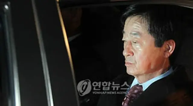 拘束起訴された盧前大統領の実兄、盧建平氏＝（聯合）
