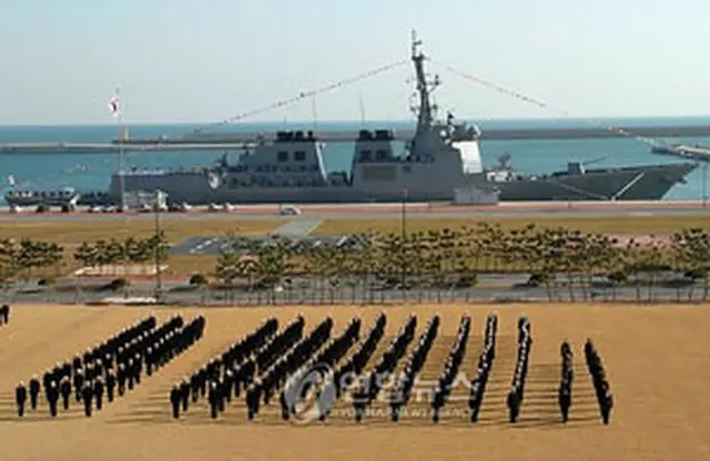 イージス艦「世宗大王」就役式のようす＝22日、釜山（聯合）