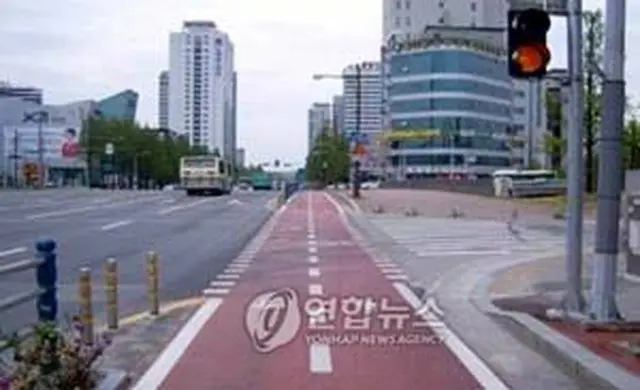 ソウル市内の自転車専用道路＝（聯合ニュース）