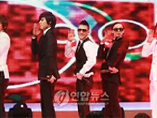祝賀公演を披露する＜BIG BANG＞