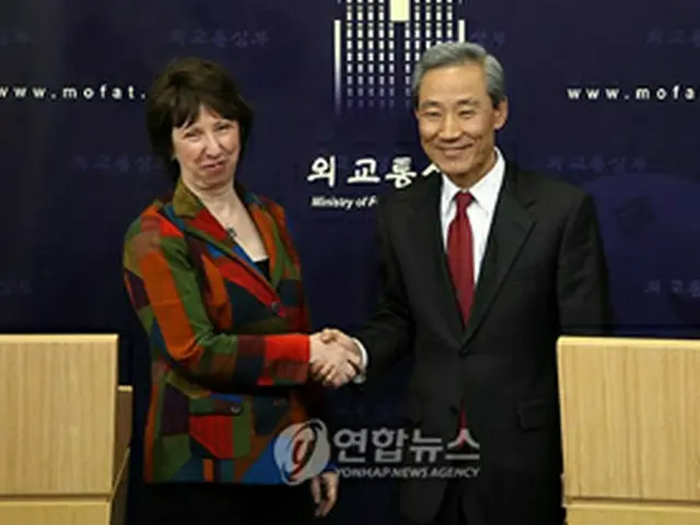 双方の通商交渉トップ=(聯合ニュース)