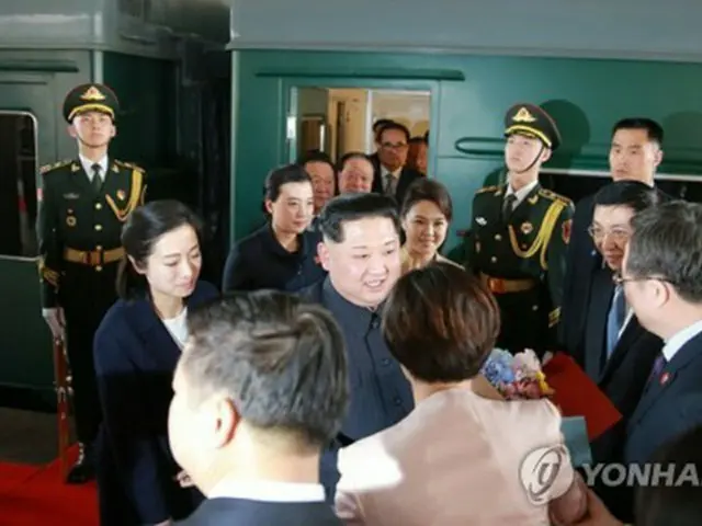 １８年３月に特別列車で訪中した金正恩氏（中央）＝（聯合ニュース）≪転載・転用禁止≫
